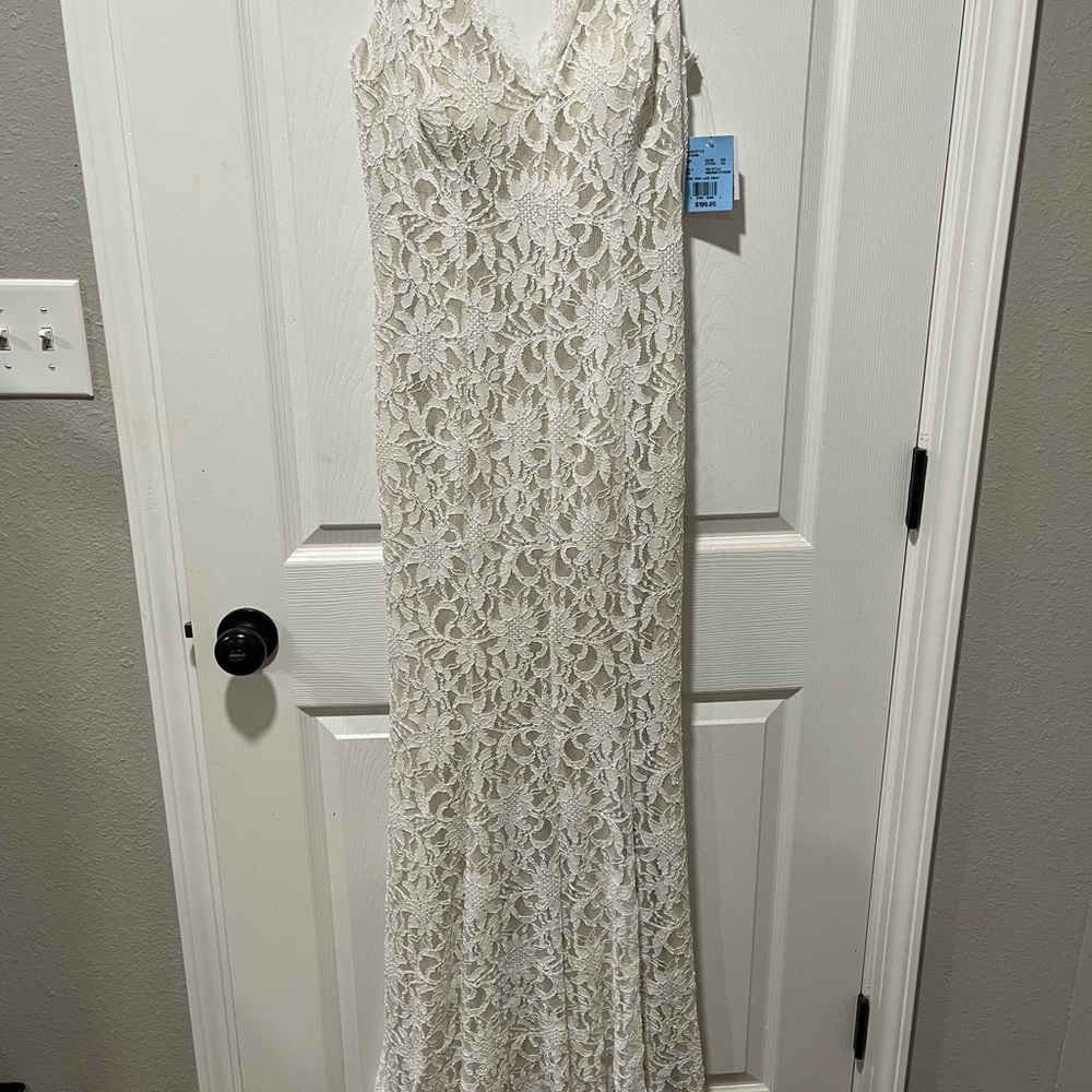 David Bridal Lace Wedding Dress